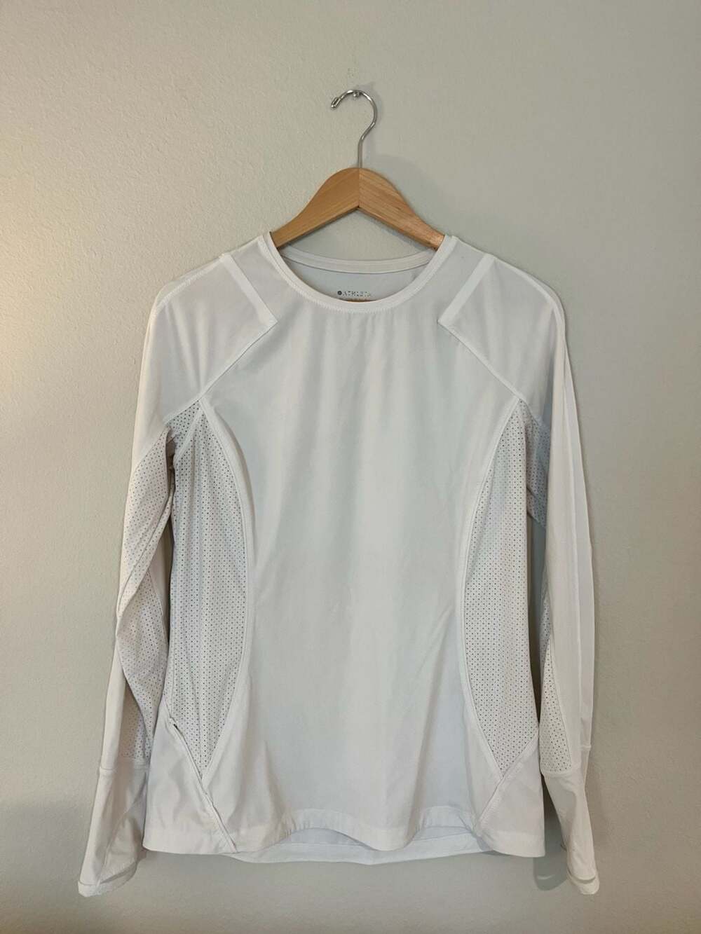 Athleta, White Long Sleeve Performance Athletic Top, Activewear, Mesh Panels, L